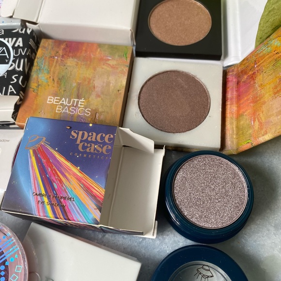 Eye shadow bundle - Picture 3 of 10